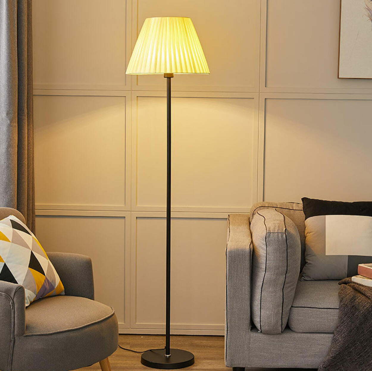 Minimalist Fabric Barrel Shade Metal Floor Lamp