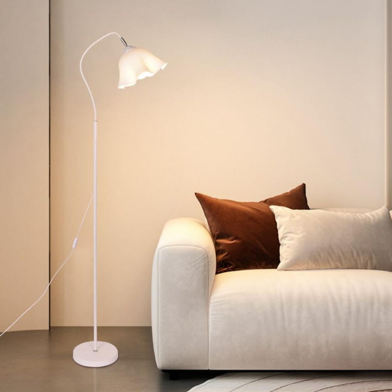 Minimalist White Floral Modern Metal Floor Lamp